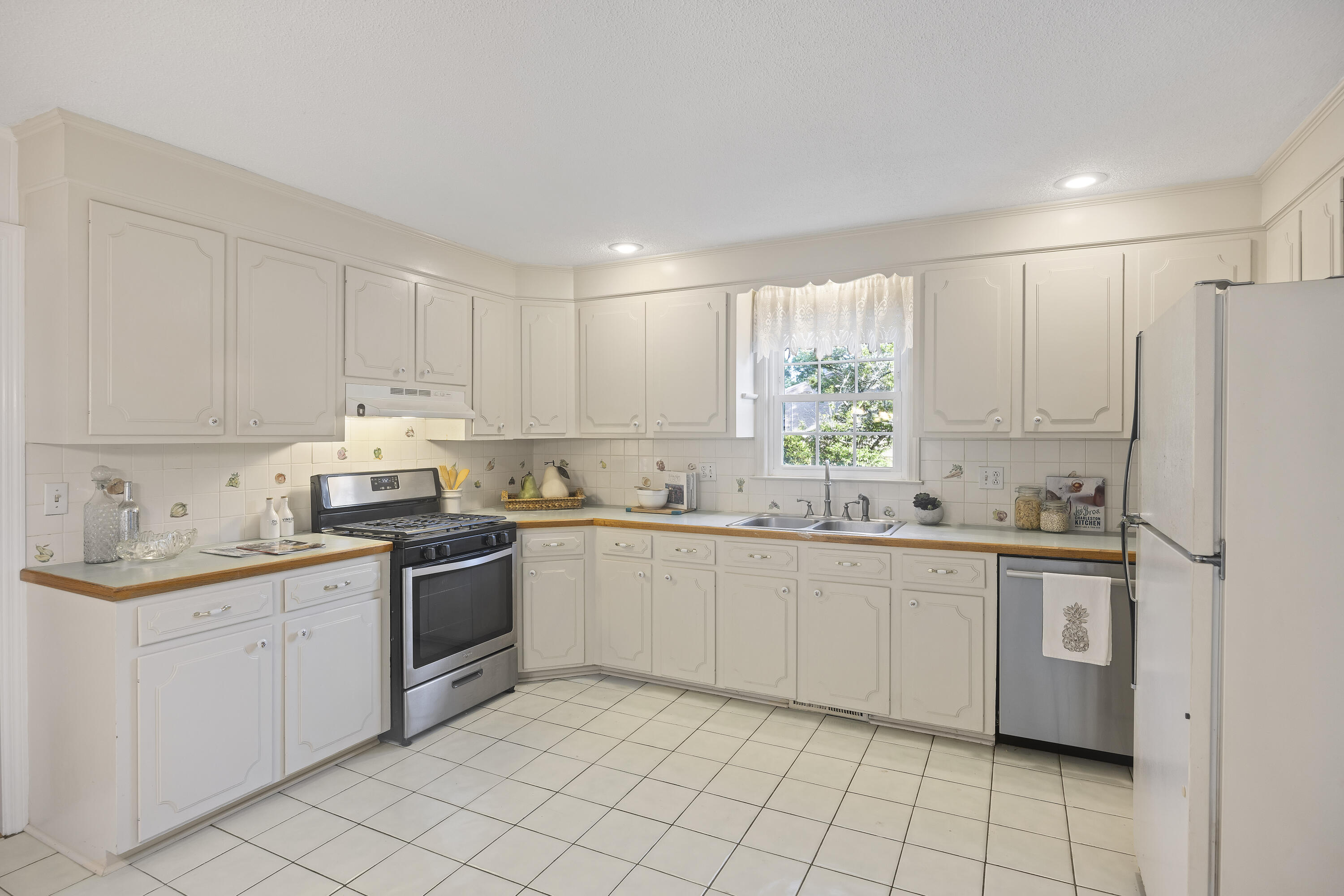 1549 Burningtree Road Charleston, SC 29412 - Photo 23 of 53 243A2080