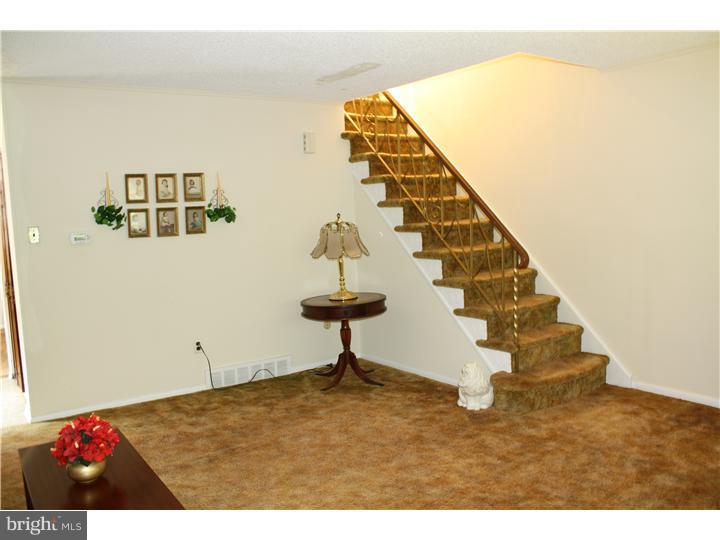 7409 Hill Road Philadelphia, PA 19128 - Photo 3 of 12 Gallery Image 3