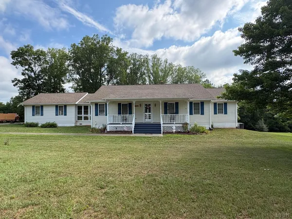 $299,900 | 1060 Pocket Road, Hurt, VA 24563
