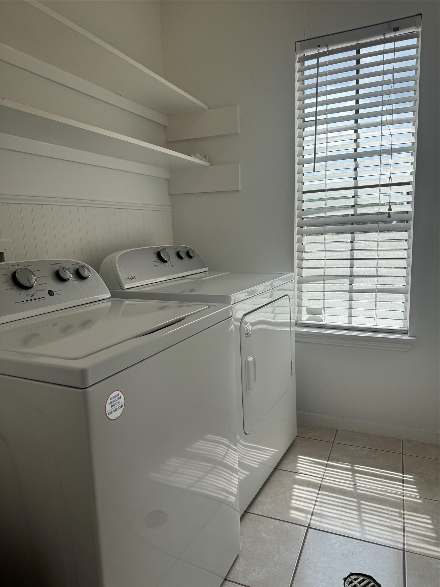 6645 Wanda Lane Houston, TX 77074 - Photo 22 of 27 Great size laundry room