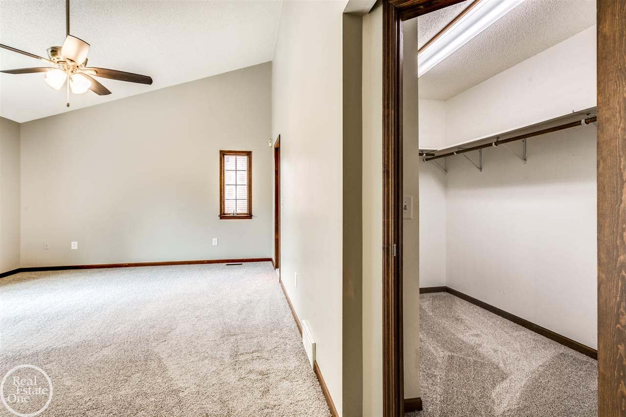 4375 North River Road Fort Gratiot, MI 48059 - Photo 31 of 42 31389163-30.JPG