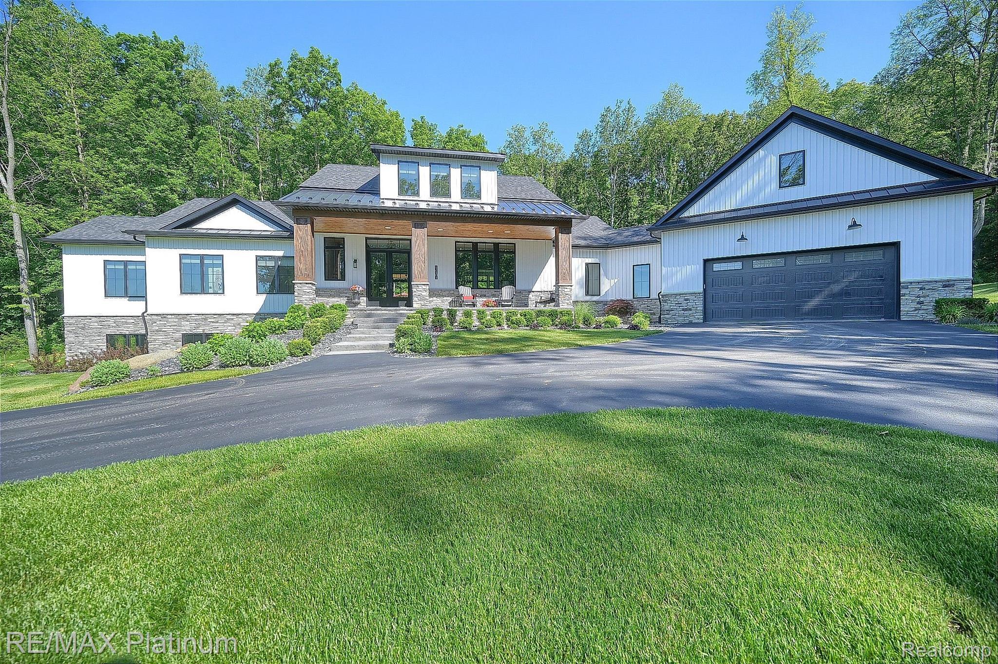 12101 Center Road Fenton, MI 48430 - Photo 1 of 53 Gallery Image 1