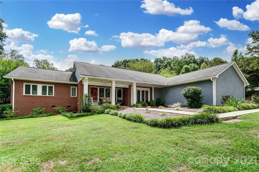 2015 Weddington Road Matthews, NC 28105 - Photo 1 of 47 Gallery Image 1