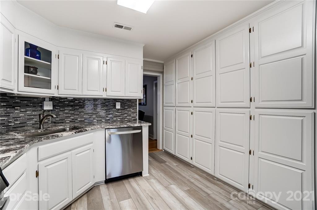 2015 Weddington Road Matthews, NC 28105 - Photo 17 of 47 Gallery Image 17
