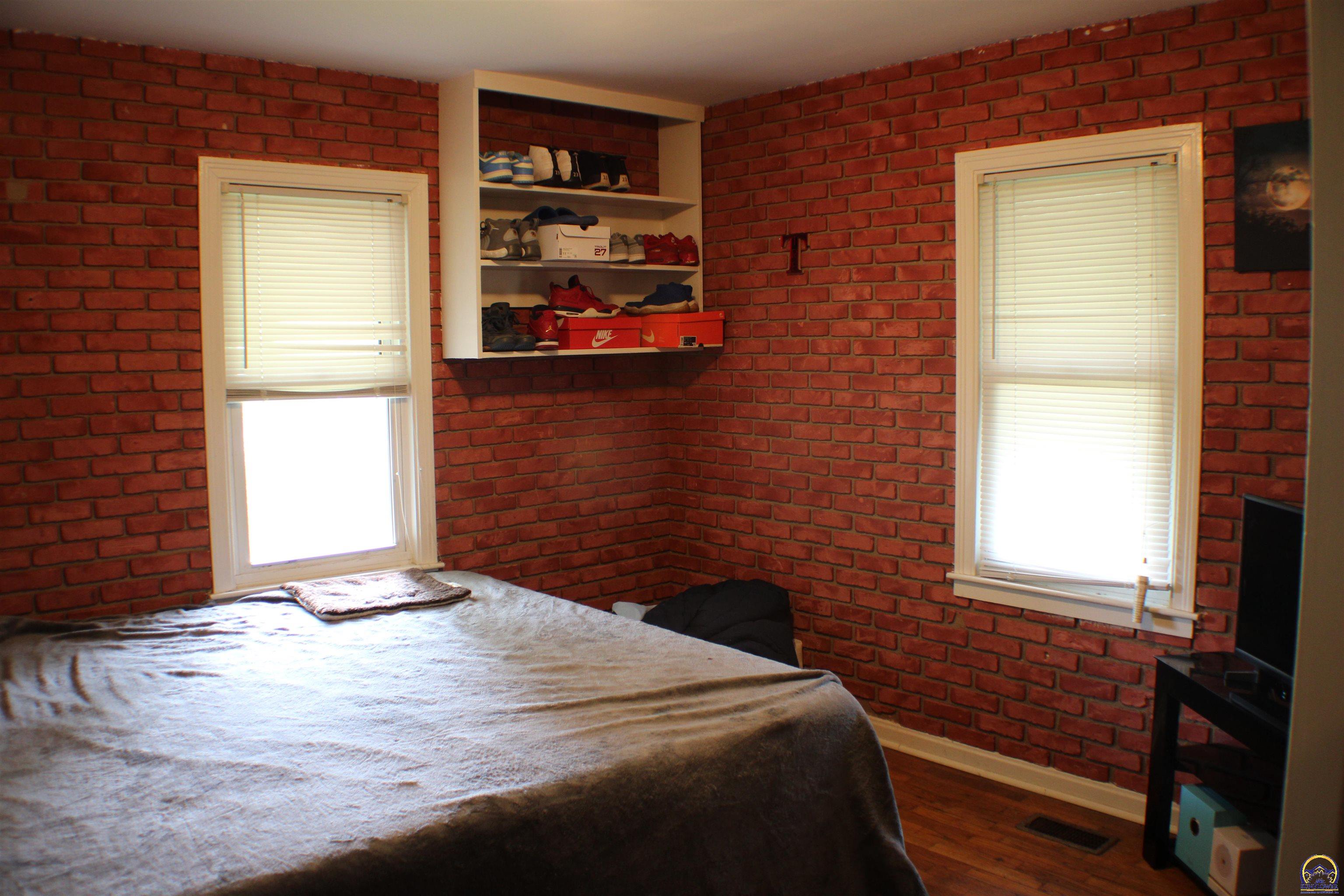 1014 Southeast 21st Street Topeka, KS 66607 - Photo 18 of 25