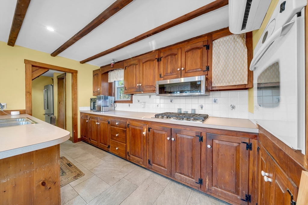 63 South Hampton Road Amesbury, MA 01913 - Photo 15 of 39