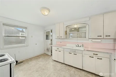 $325,000 | 5115 South Cushman Avenue, Tacoma, WA 98408