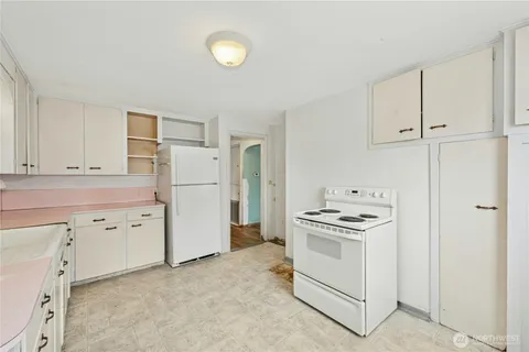 $325,000 | 5115 South Cushman Avenue, Tacoma, WA 98408