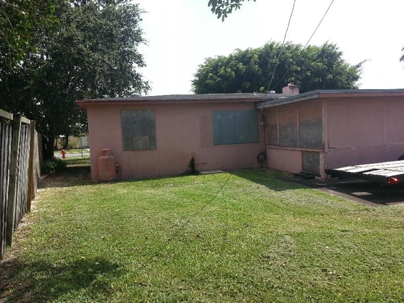 417 Beech Road West Palm Beach, FL 33409 - Photo 3 of 33 20130725_154401_resized