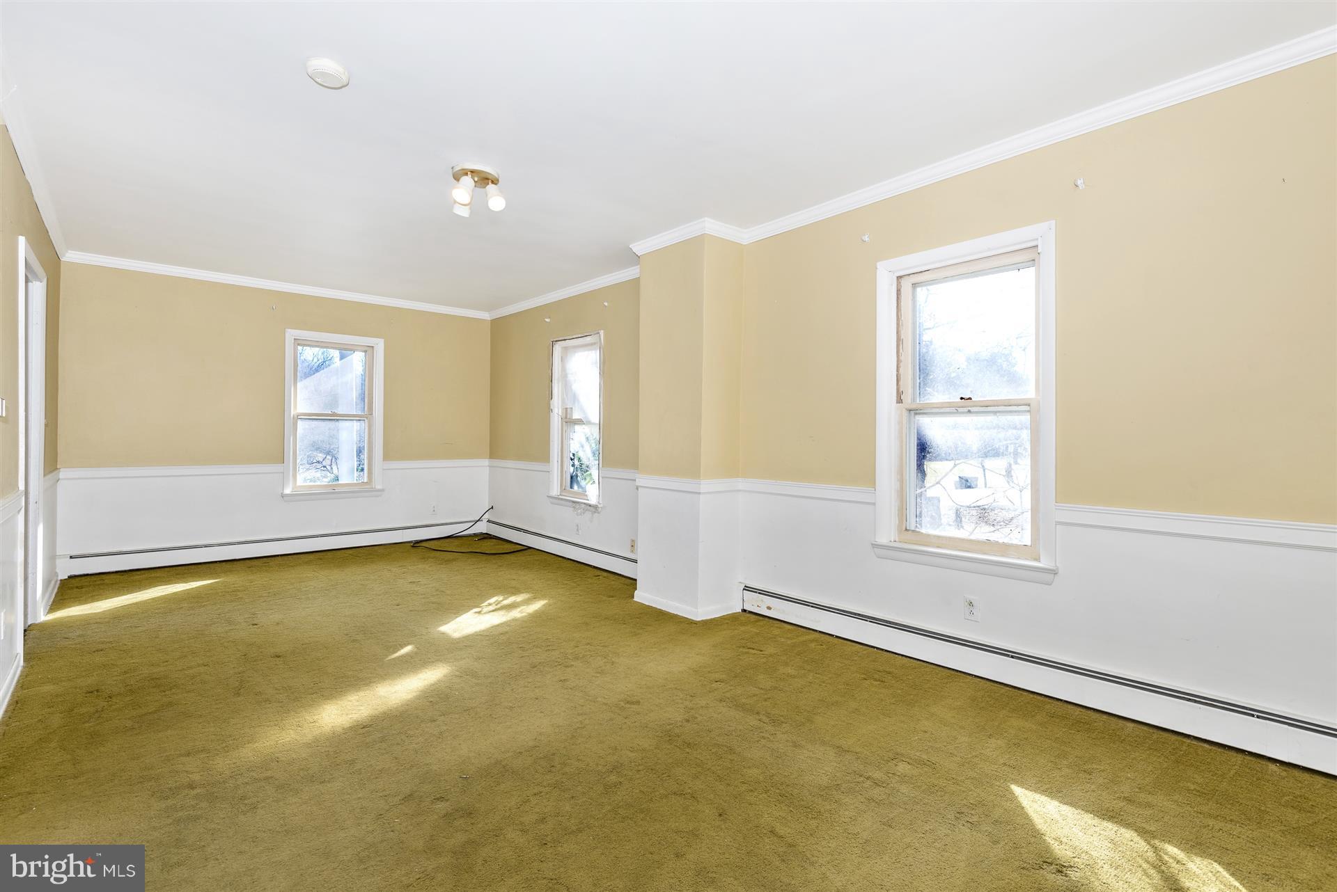 22326 Cave Hill Road Smithsburg, MD 21783 - Photo 11 of 30 Room for the whole family to gather.