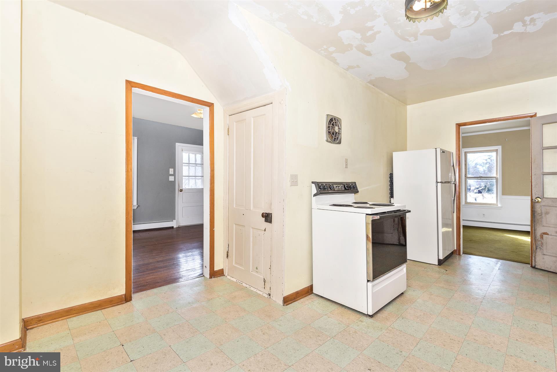 22326 Cave Hill Road Smithsburg, MD 21783 - Photo 14 of 30 Eat-in table space available.