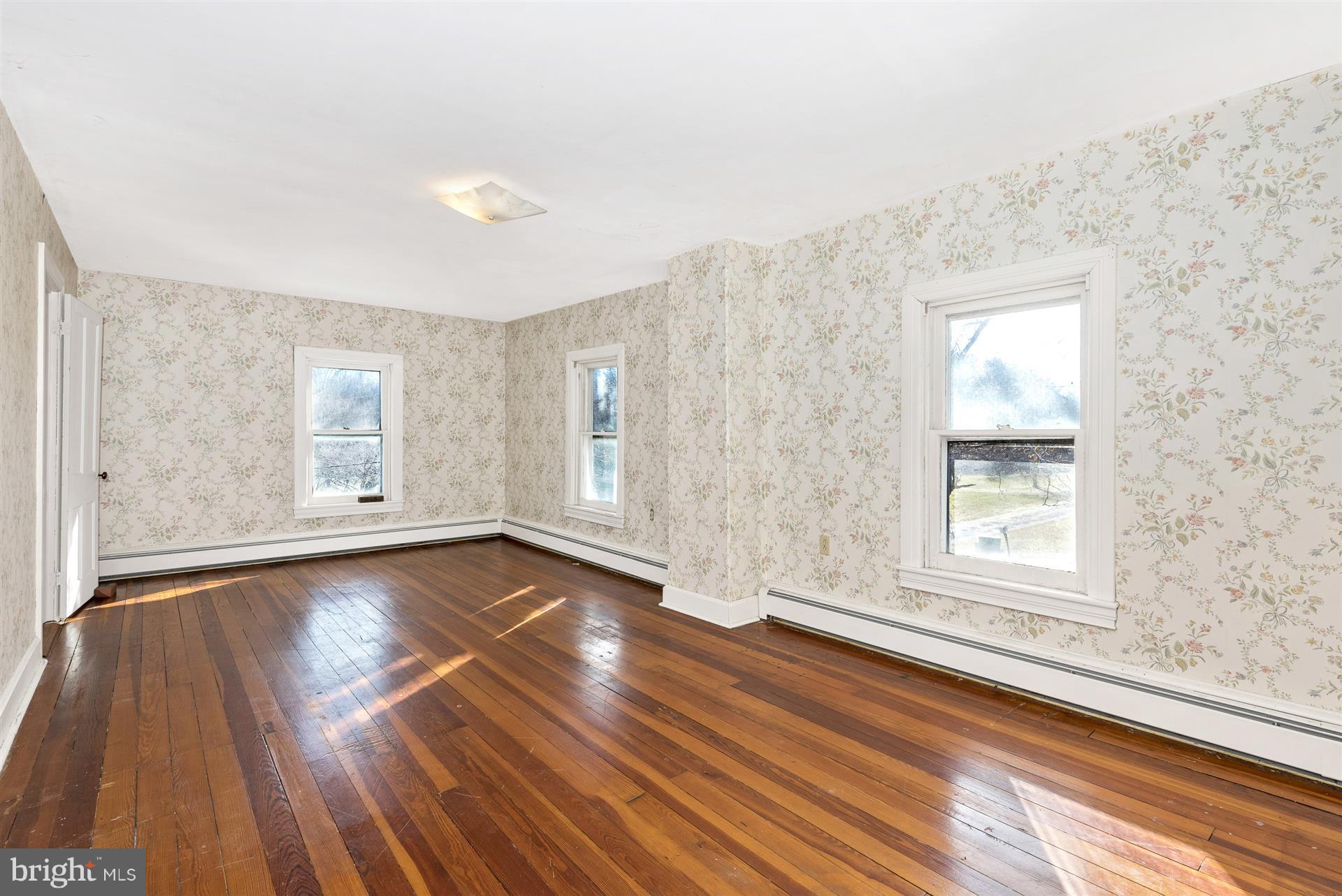22326 Cave Hill Road Smithsburg, MD 21783 - Photo 21 of 30 Light filled Master bedroom w/ hardwood floors