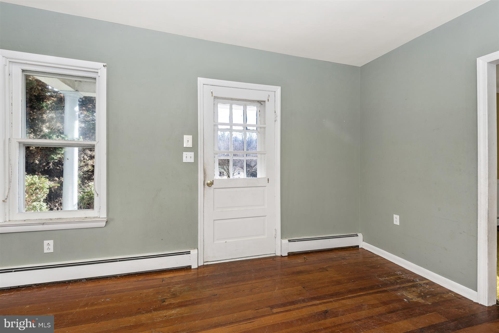 22326 Cave Hill Road Smithsburg, MD 21783 - Photo 9 of 30 Wood floors greet you at entry way