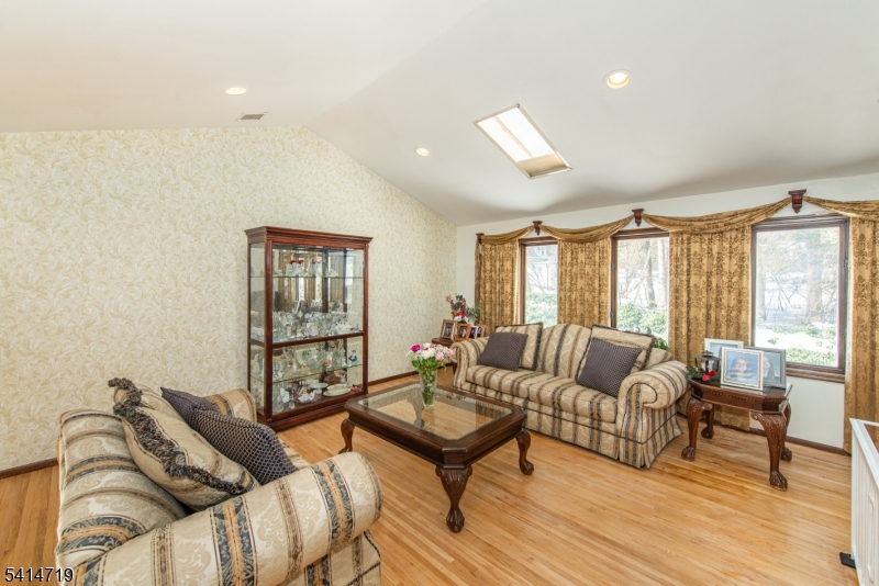 181 Center Grove Road Randolph, NJ 07869 - Photo 6 of 49