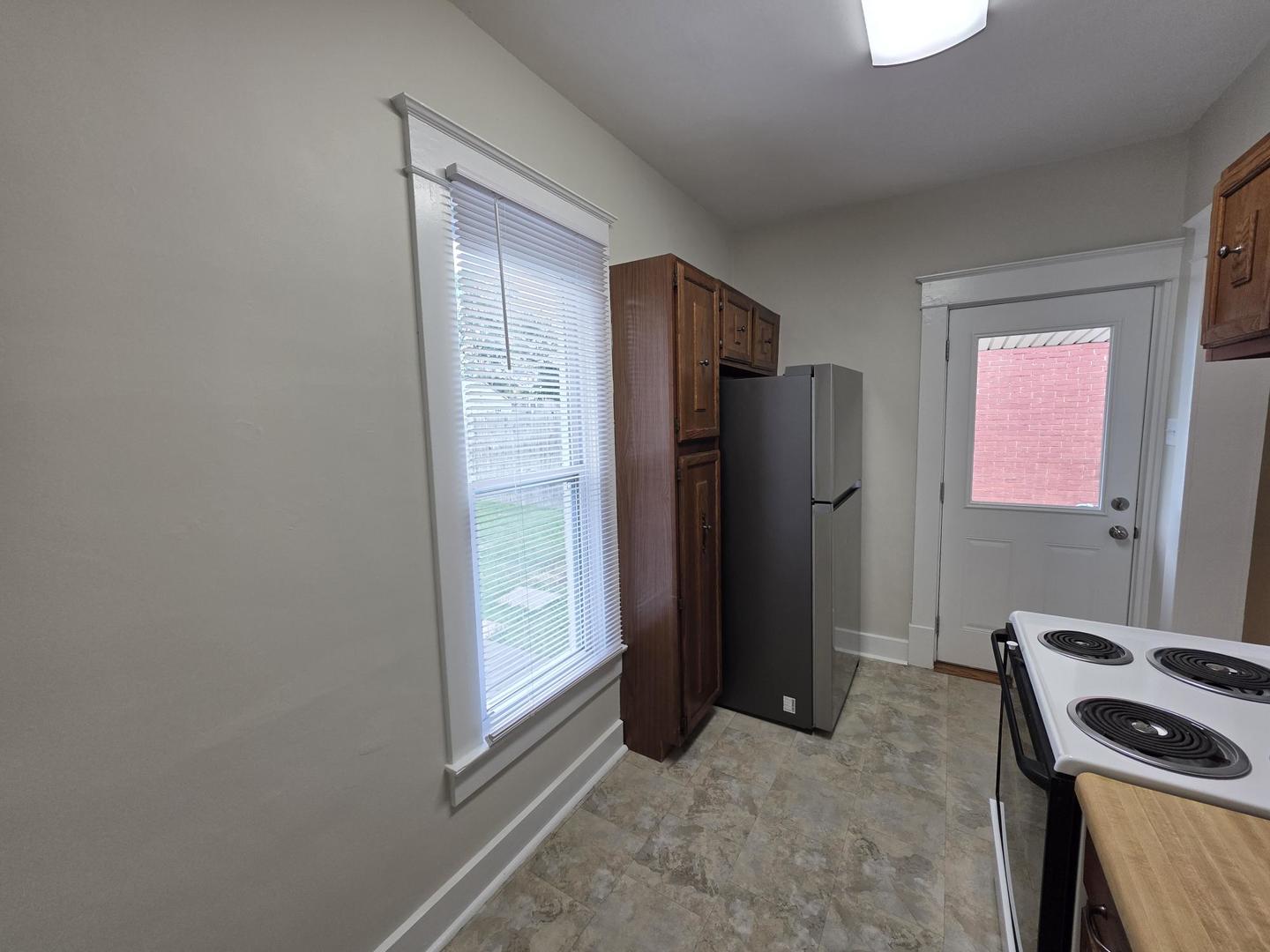 2717 Elm Street Quincy, IL 62301 - Photo 8 of 28