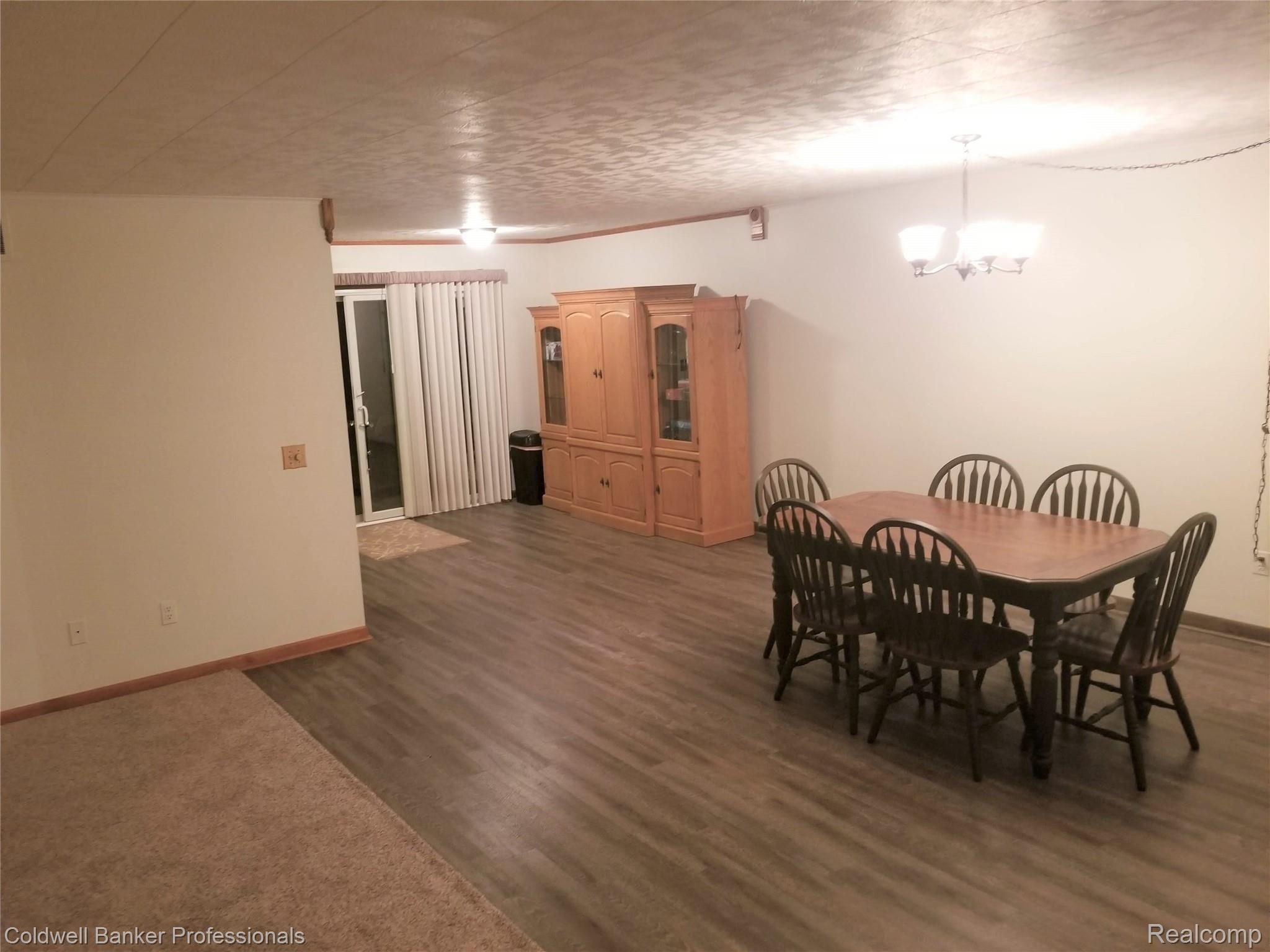 2040 Hasler Lake Road Lapeer, MI 48446 - Photo 23 of 38 Dining Room