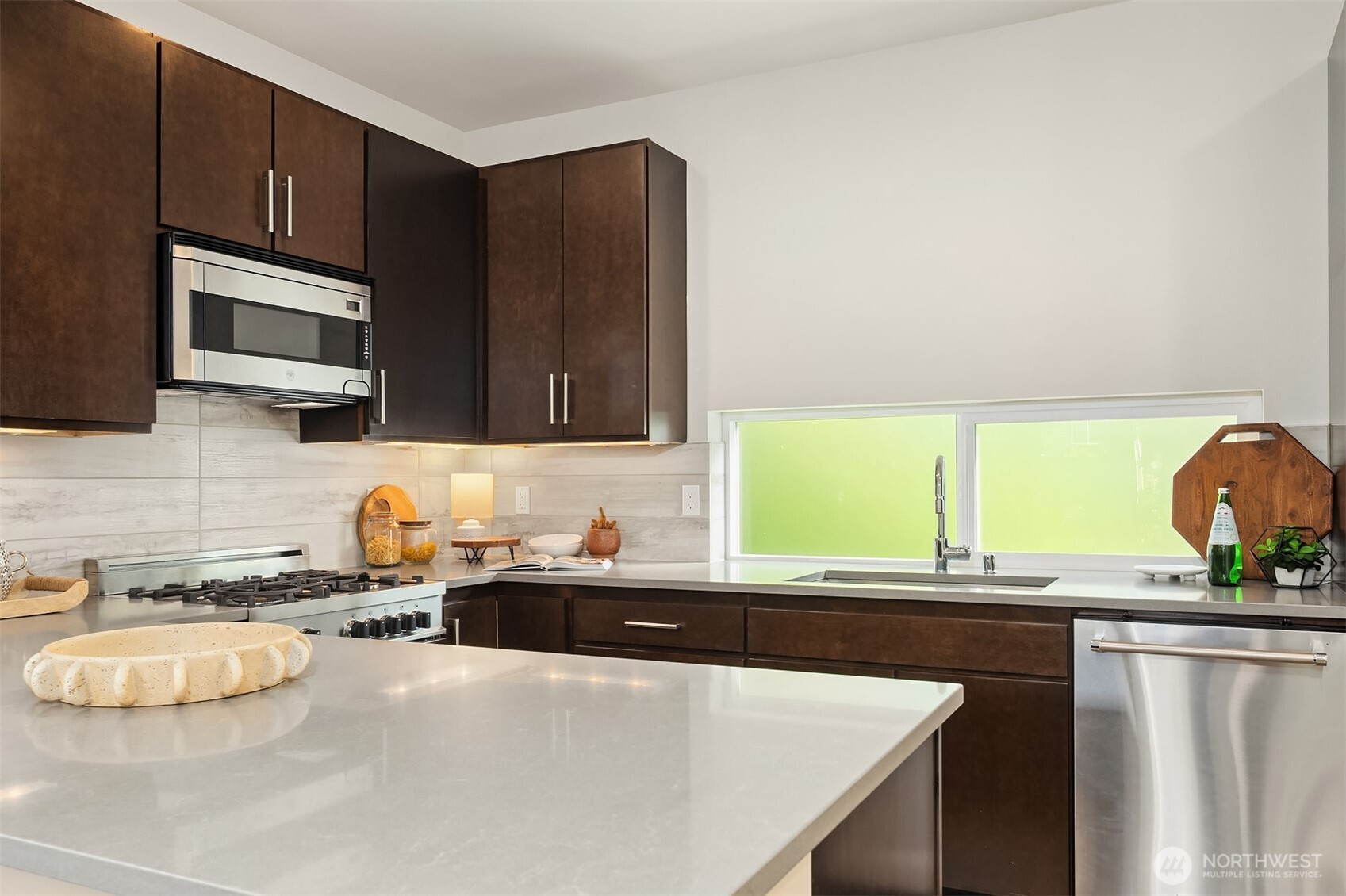 2409 Northwest 64th Street Seattle, WA 98107 - Photo 8 of 34