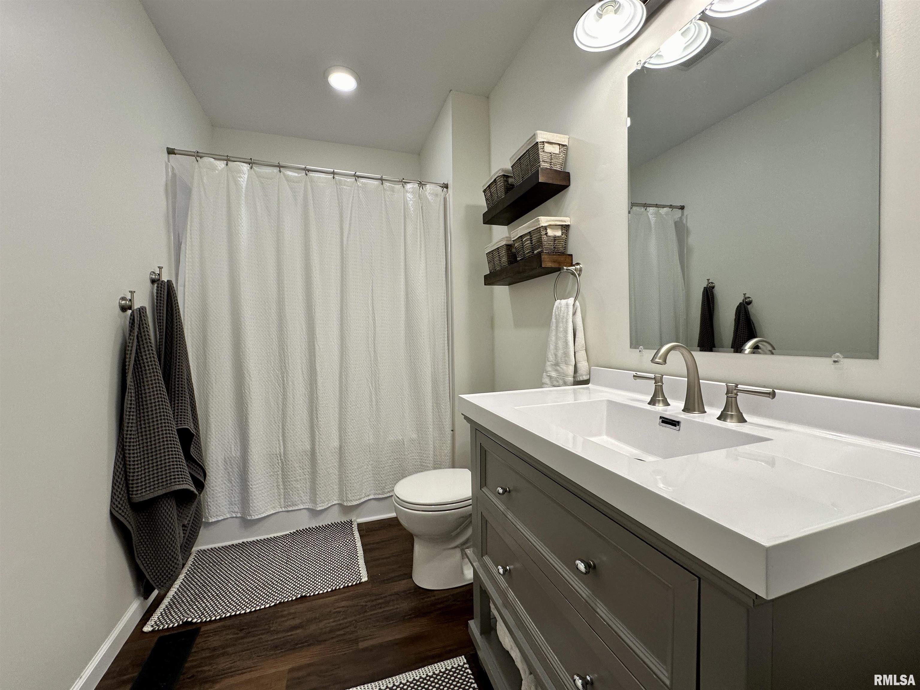 12795 Cochran Road Marion, IL 62959 - Photo 13 of 30 Gallery Image 13