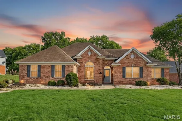 $449,900 | 2 Pebble Hill Drive, Belleville, IL 62223