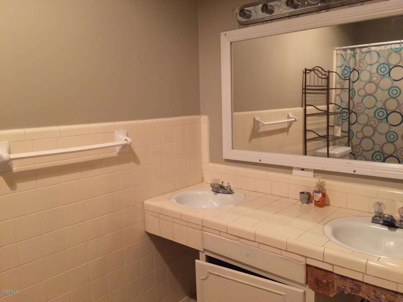 2260 Sunkist Country Club Road Biloxi, MS 39532 - Photo 9 of 19 9