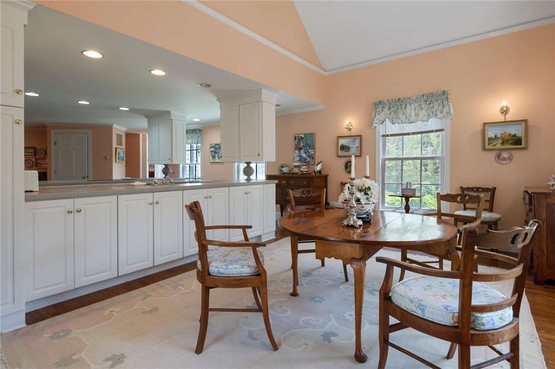 36 Haversham Road Westerly, RI 02891 - Photo 10 of 34 Dining room