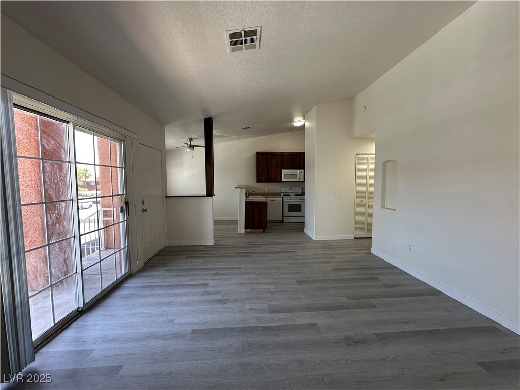 4730 East Craig Road, Unit 2154 Las Vegas, NV 89115 - Photo 4 of 28
