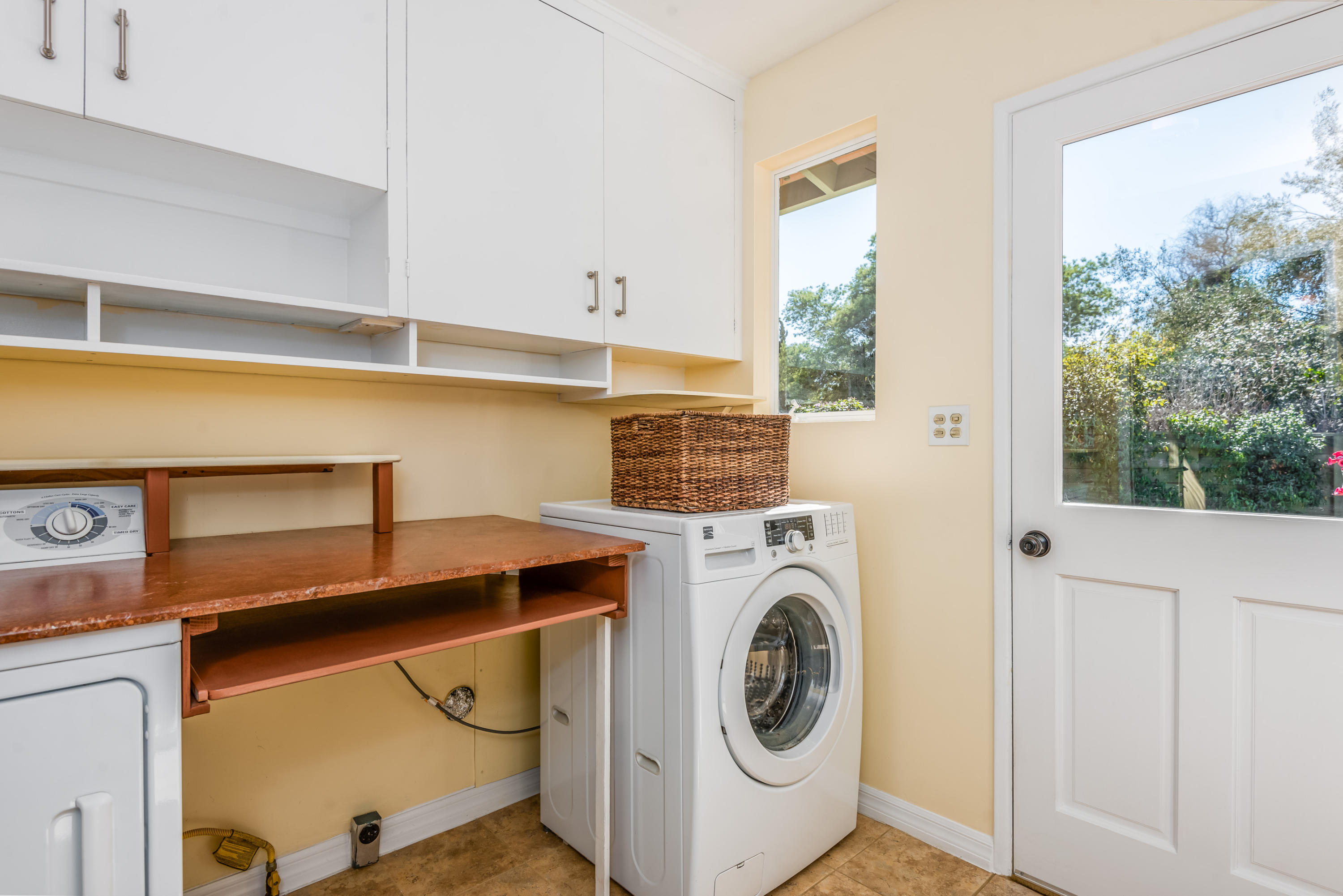 2821 Serena Road Santa Barbara, CA 93105 - Photo 15 of 35 Back- Laundry Room