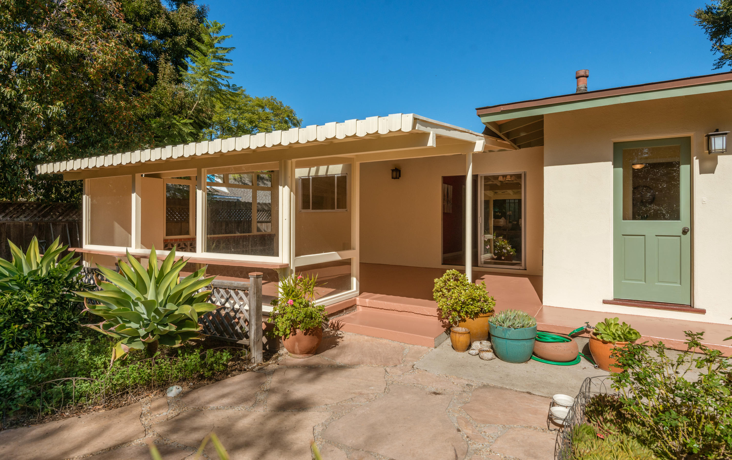 2821 Serena Road Santa Barbara, CA 93105 - Photo 17 of 35 Back- Low Maintenance Yard