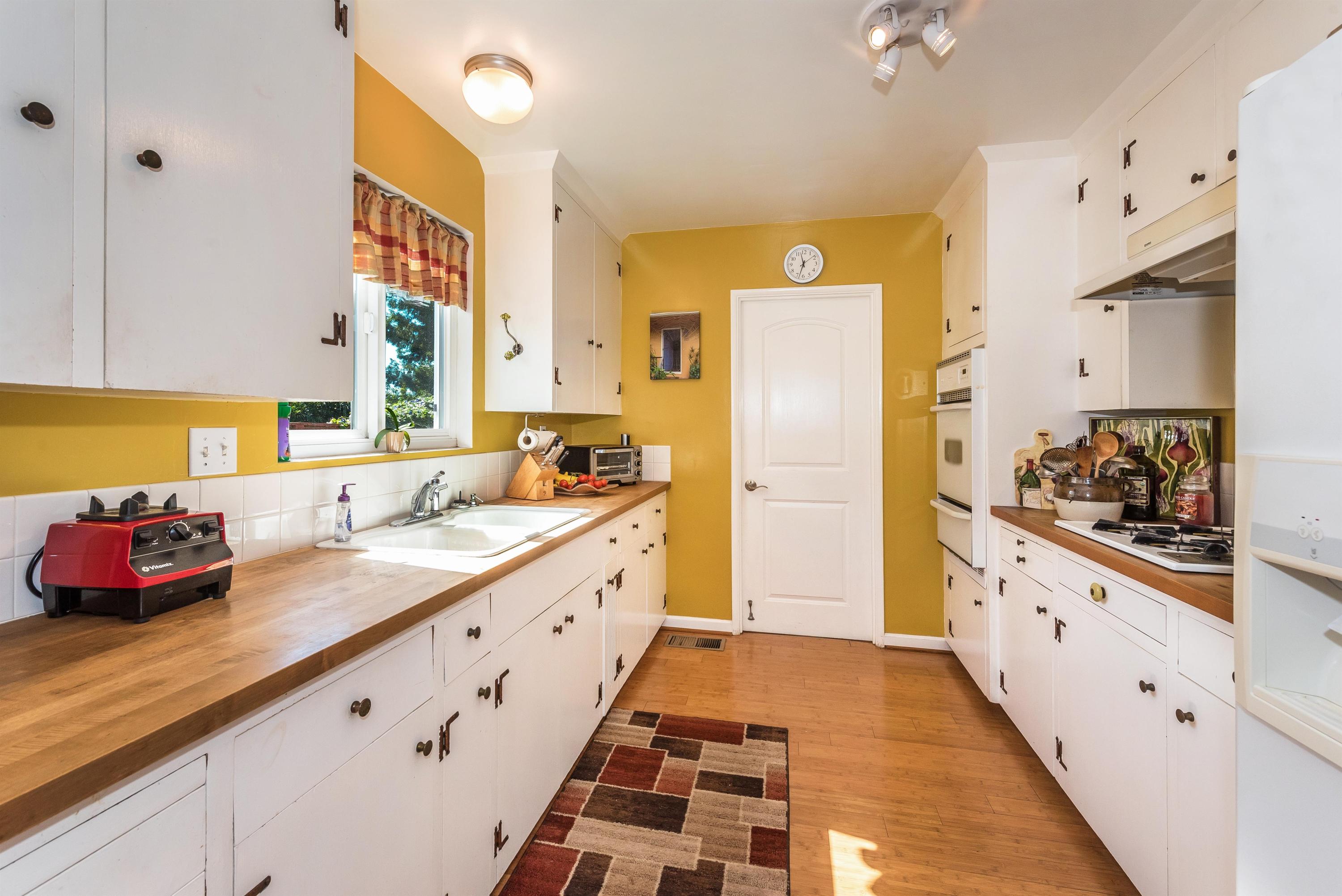 2821 Serena Road Santa Barbara, CA 93105 - Photo 27 of 35 Newer Appliances