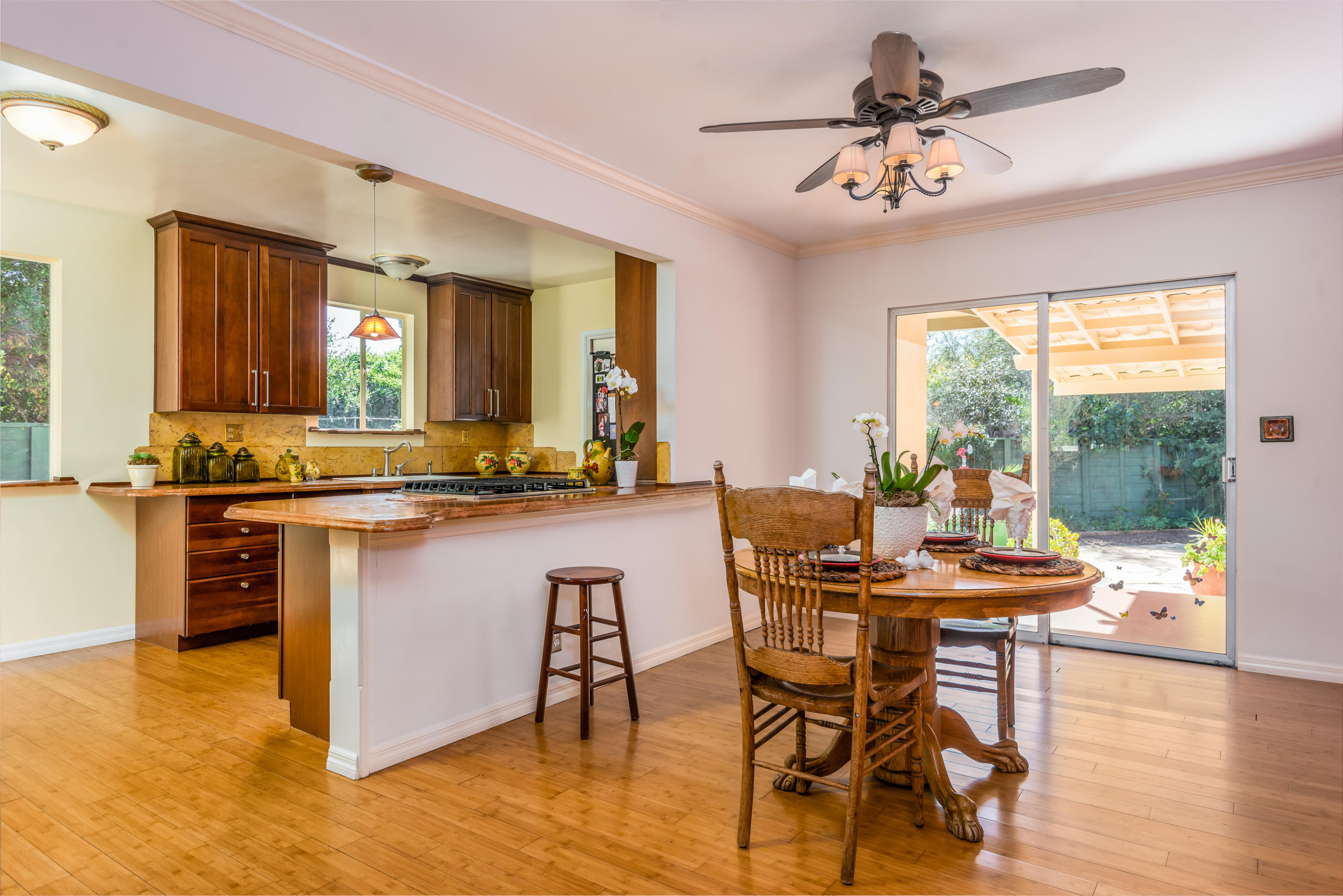 2821 Serena Road Santa Barbara, CA 93105 - Photo 7 of 35 Custom features throughout
