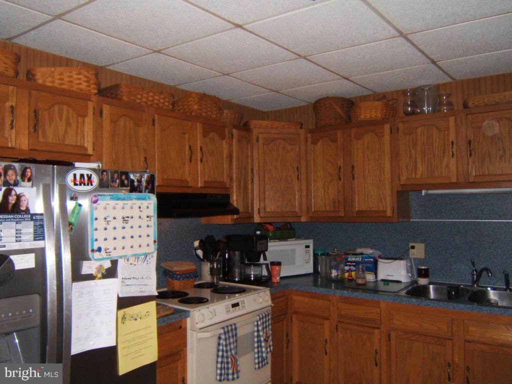 23 Snyder Hill Road Lititz, PA 17543 - Photo 9 of 20