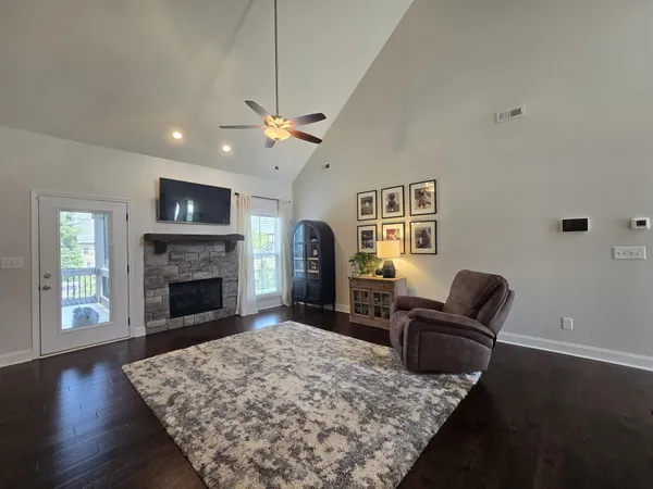 $2,800 | 105 Merle Court, Clarksville, TN 37043