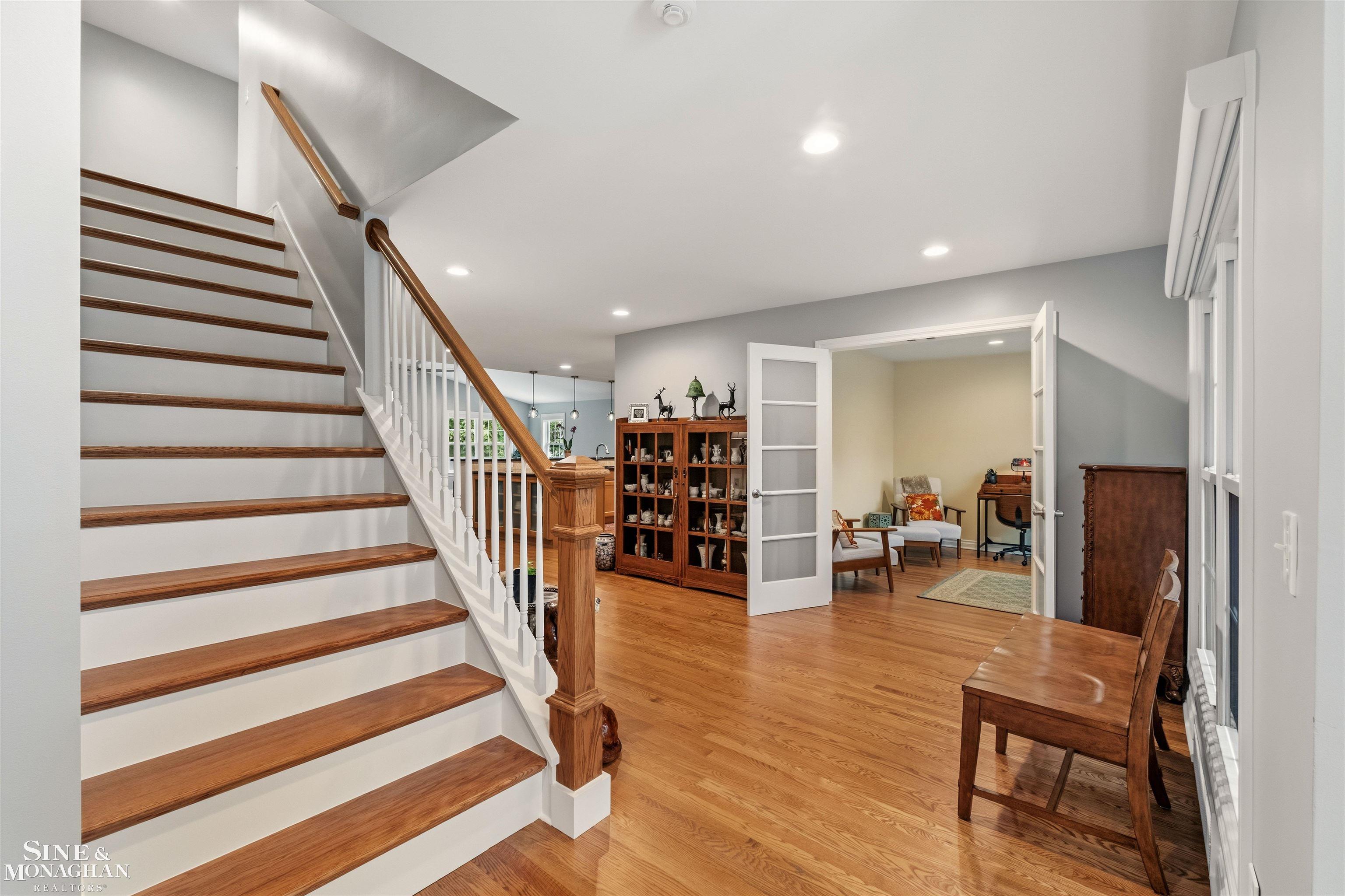 1061 North Renaud Road Grosse Pointe Woods, MI 48236 - Photo 4 of 63