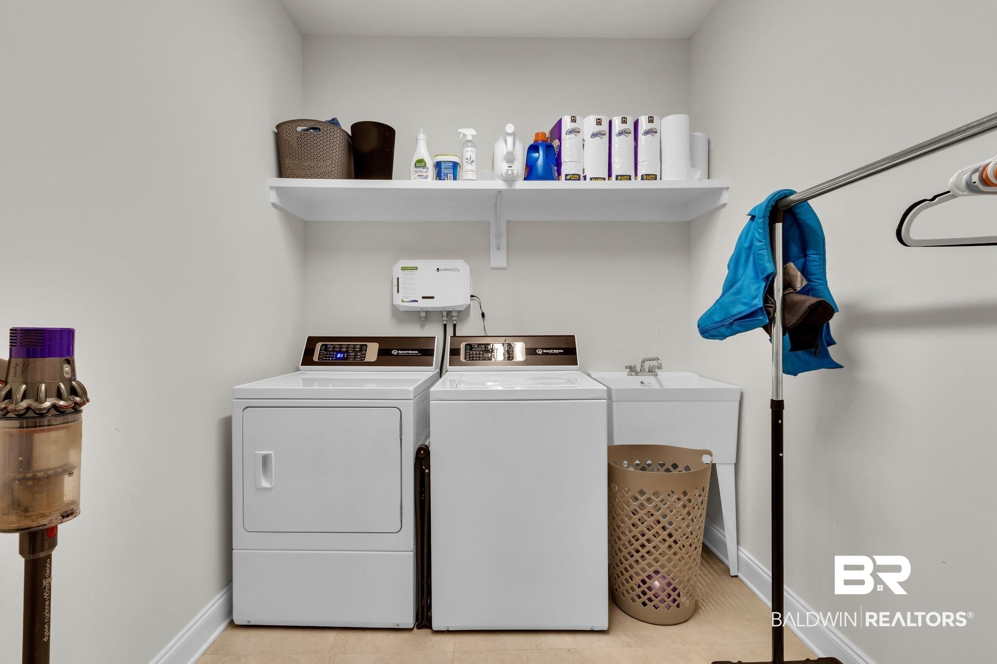 237 Hemlock Drive Fairhope, AL 36532 - Photo 36 of 46 Large Laundry