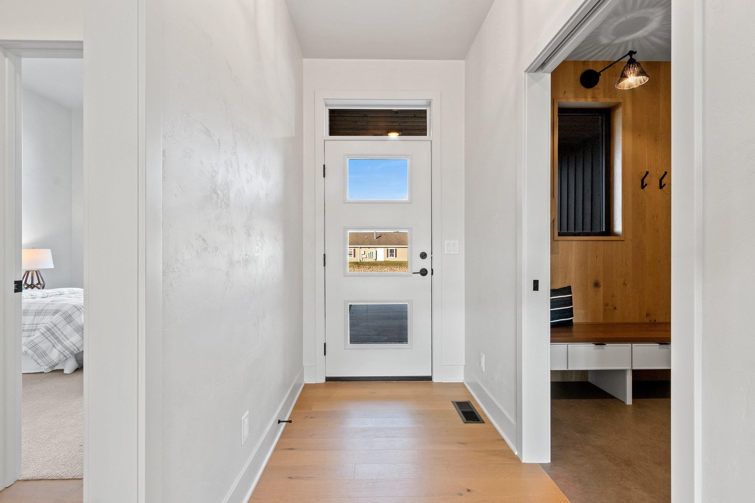 435 Riverview Ridge Place Combined Locks, WI 54113 - Photo 4 of 42