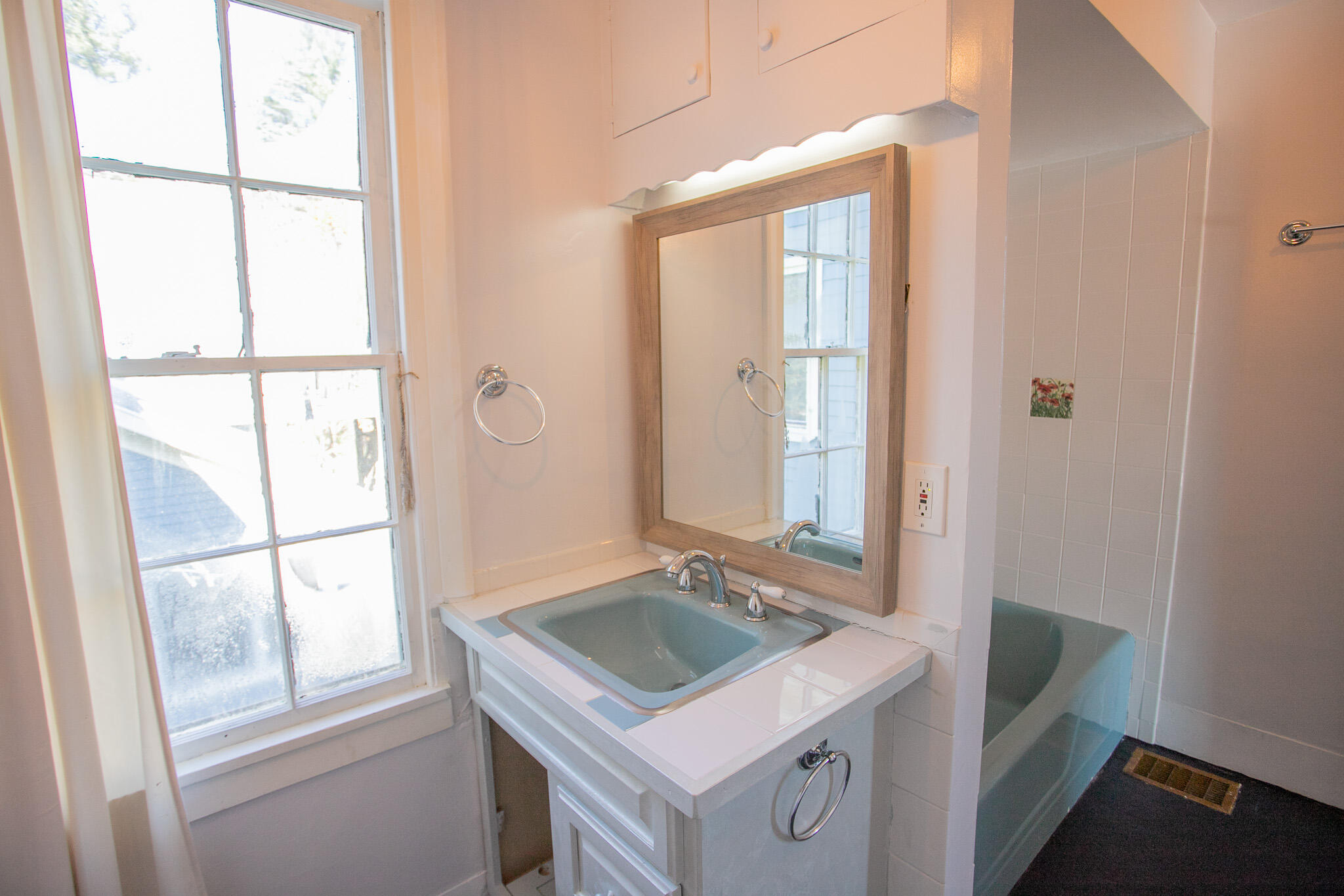 409 South Main Street Winterport, ME 04496 - Photo 61 of 120 IMG_0737