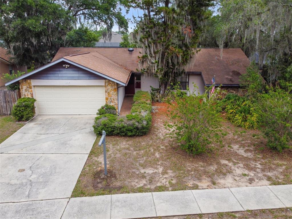1010 Riflecrest Avenue Valrico, FL 33594 - Photo 1 of 1 Front of house facing the south