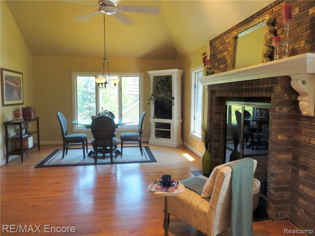 6435 Lahring Road Holly, MI 48442 - Photo 12 of 53 Breakfast and hearth room.jpg