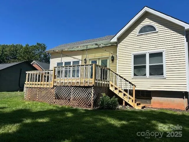 $575,000 | 743 South College Avenue, Newton, NC 28658