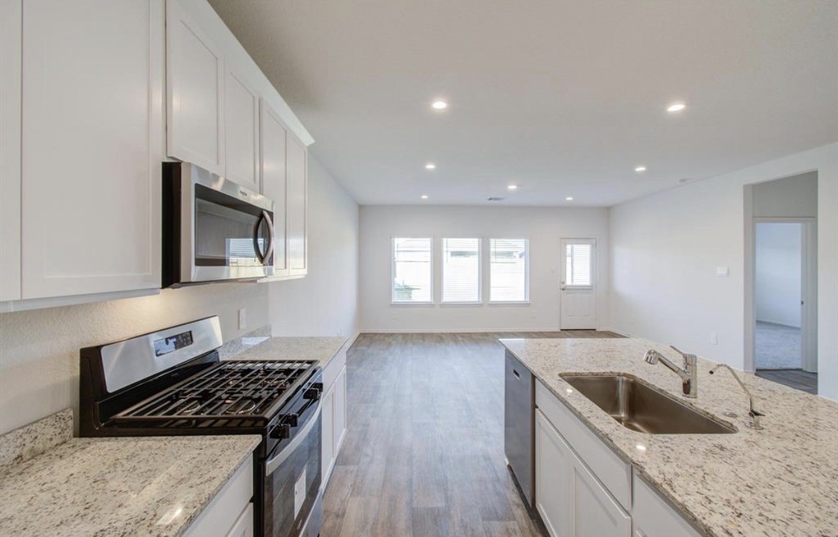 4230 Ramsbury Reach Court Fulshear, TX 77441 - Photo 4 of 18