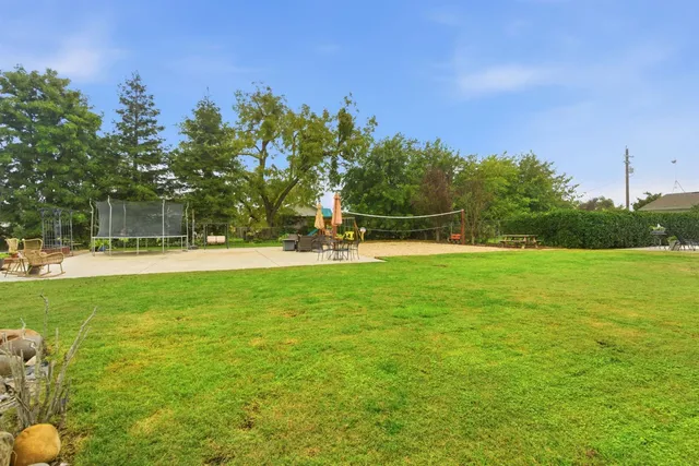 a view of outdoor space