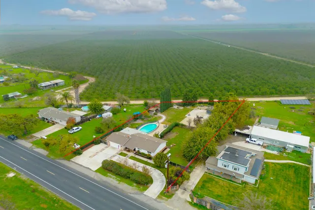 a view of an outdoor space