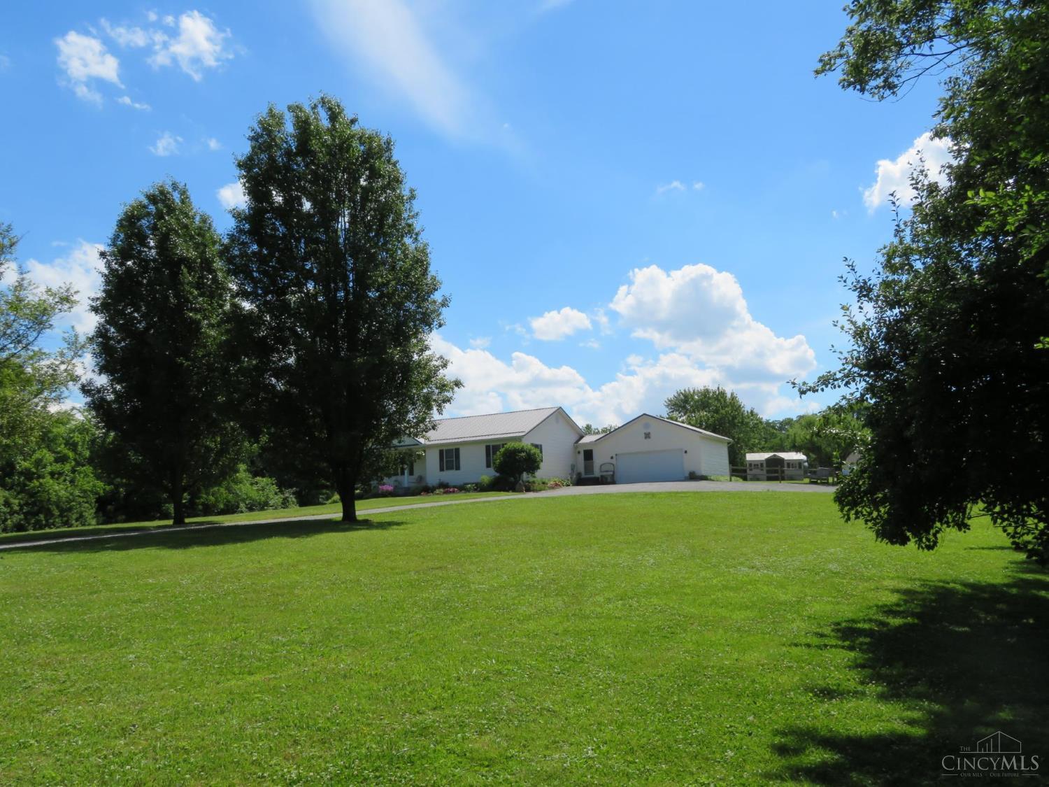 8024 Hightop Road Hillsboro, OH 45133 - Photo 12 of 97