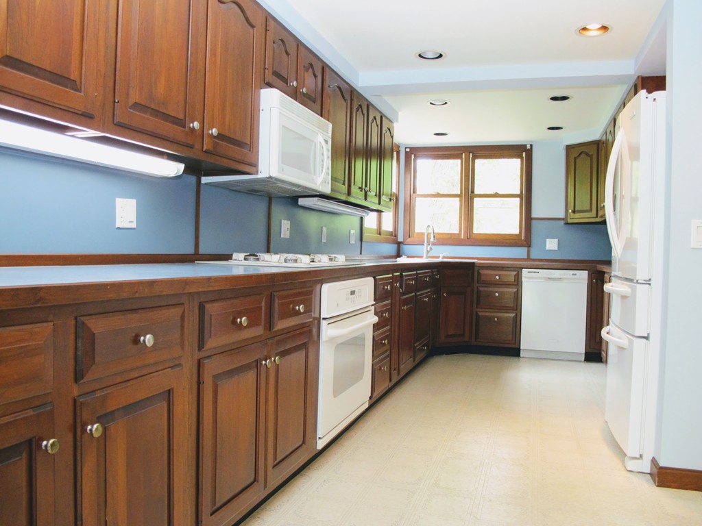 54 Ryan Road Northampton, MA 01062 - Photo 7 of 29