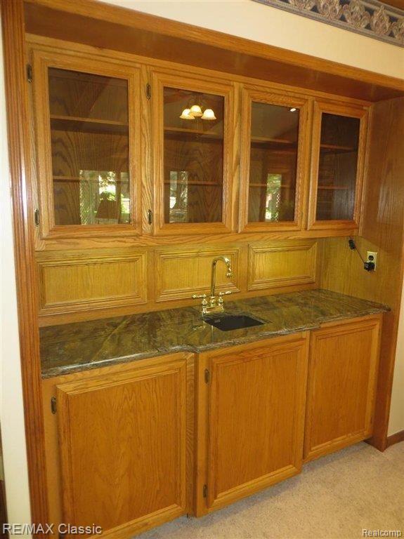 3101 Quail Ridge Circle Rochester, MI 48309 - Photo 8 of 19 Granite Wet Bar.jpg