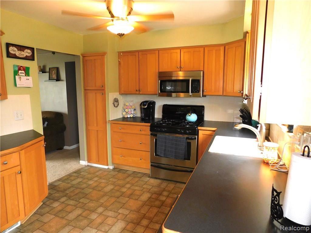 25450 Reeck Road Woodhaven, MI 48183 - Photo 10 of 39