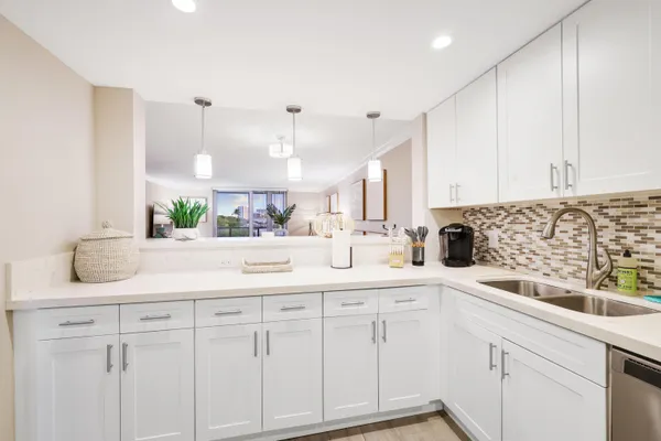 $4,500 | 601 North Ocean Boulevard, Unit 204, Boca Raton, FL 33432