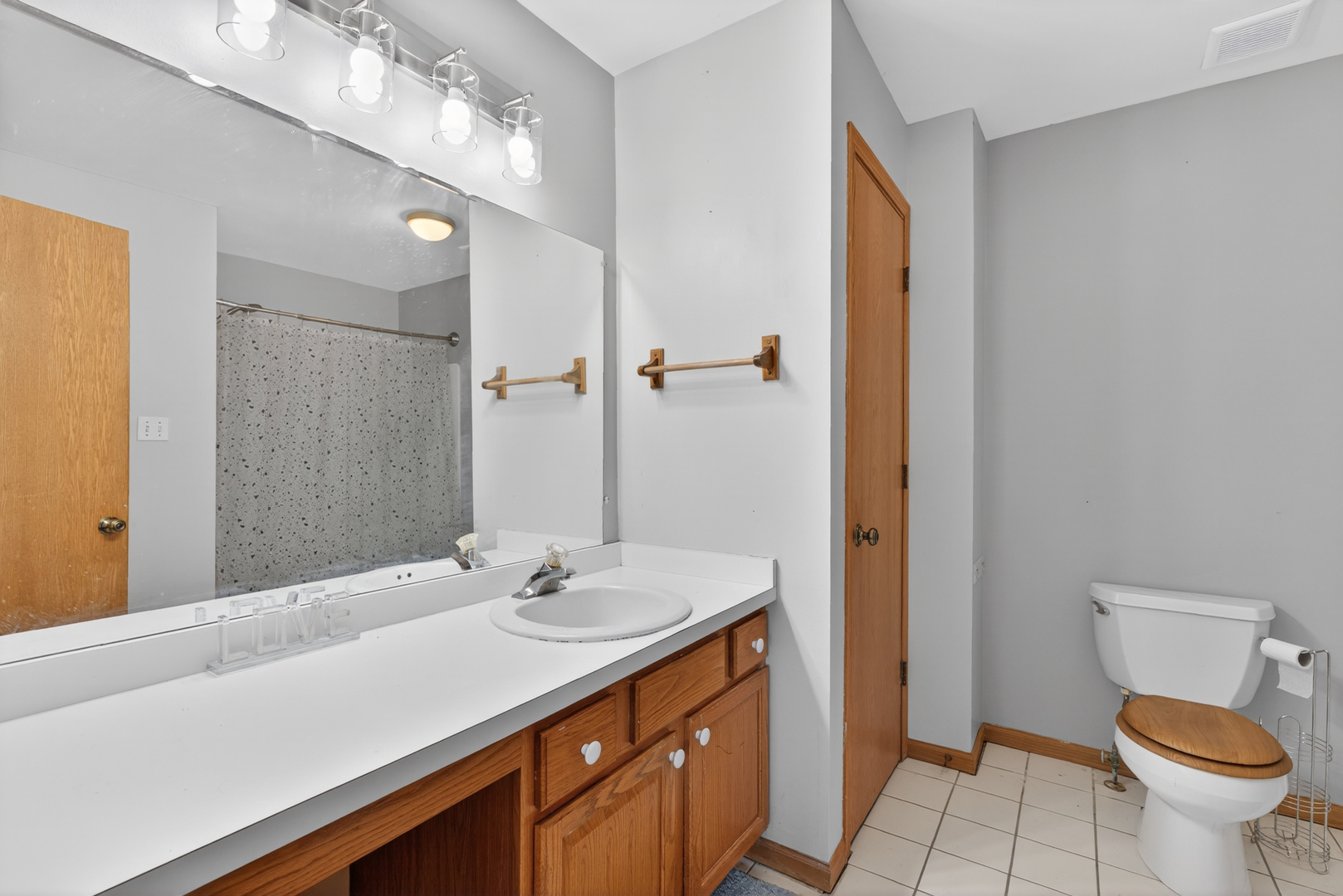 24556 Independence Boulevard Crete, IL 60417 - Photo 17 of 33