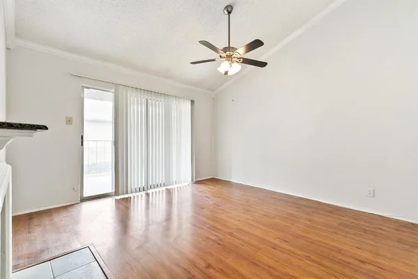 $1,450 | 5300 Keller Springs Road, Unit 2093, Dallas, TX 75248