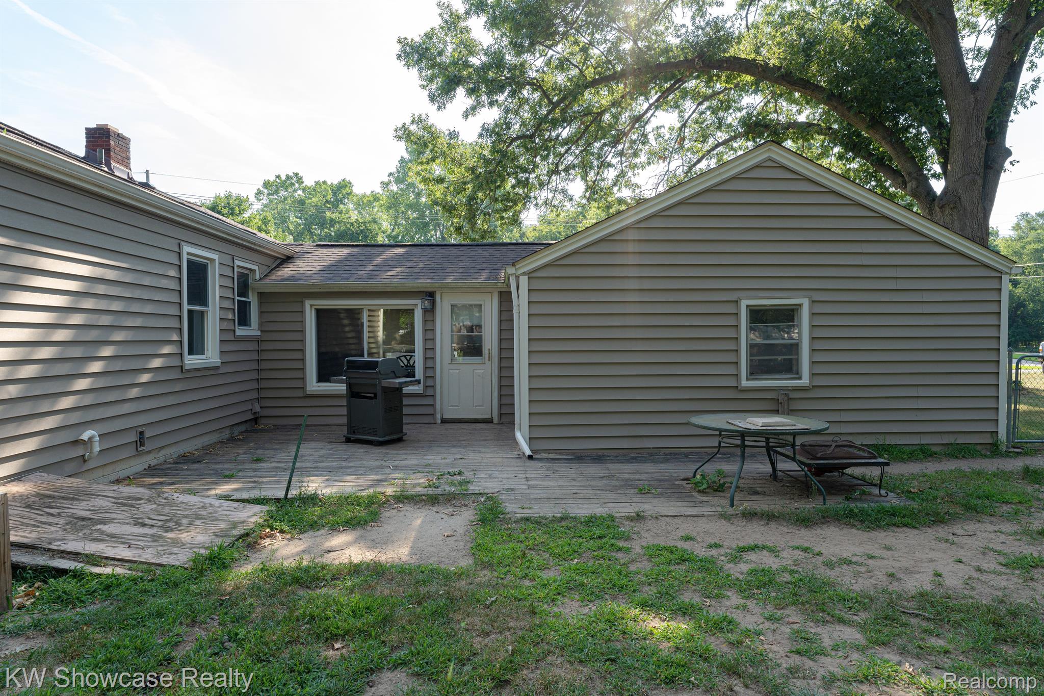 5693 Crescent Road Waterford, MI 48327 - Photo 33 of 56 Gallery Image 33